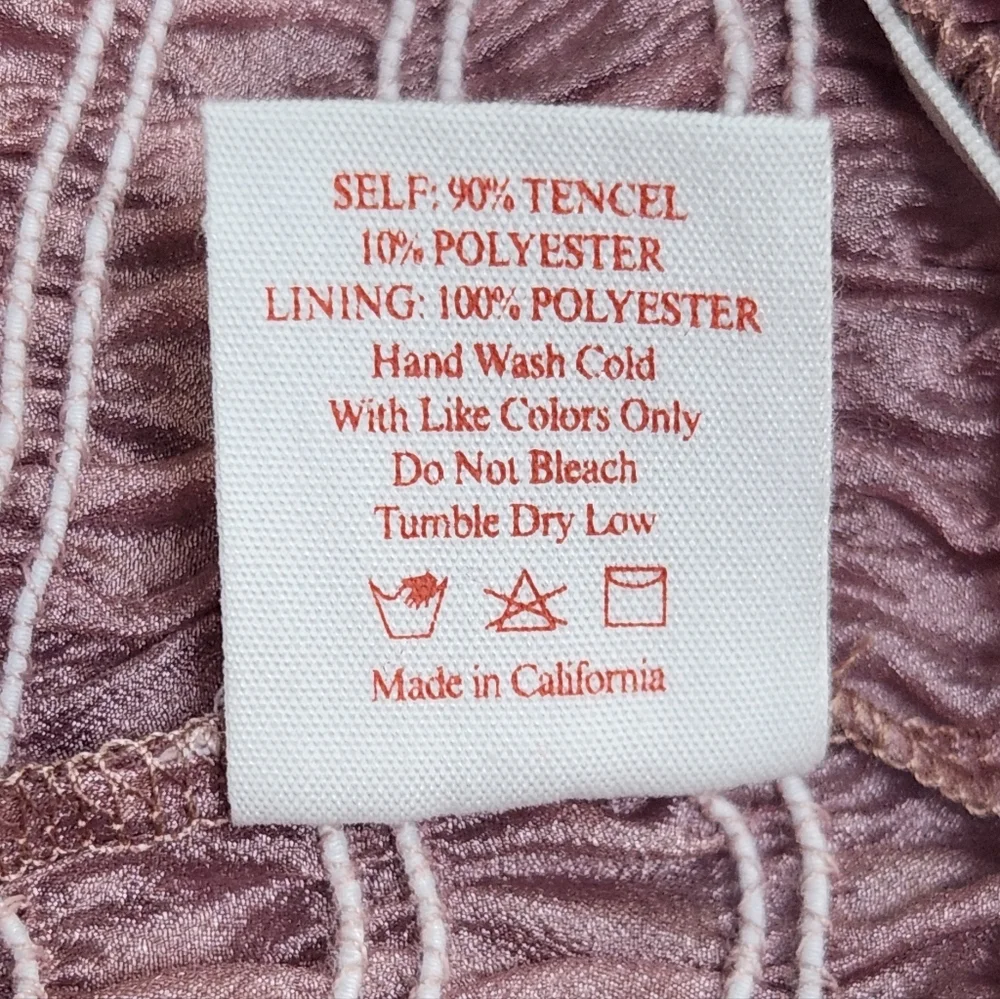 Lisa Says Gah Dusty Pink Smocked Peplum V-Neck Blouse - Picture 9 of 9